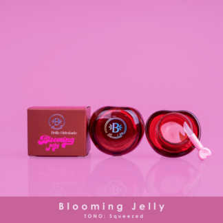 Blooming jelly squeezed