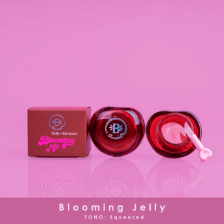 Blooming jelly squeezed
